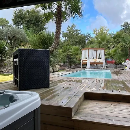 Taussat Piscine Chauffee Et Jacuzzi لانتون